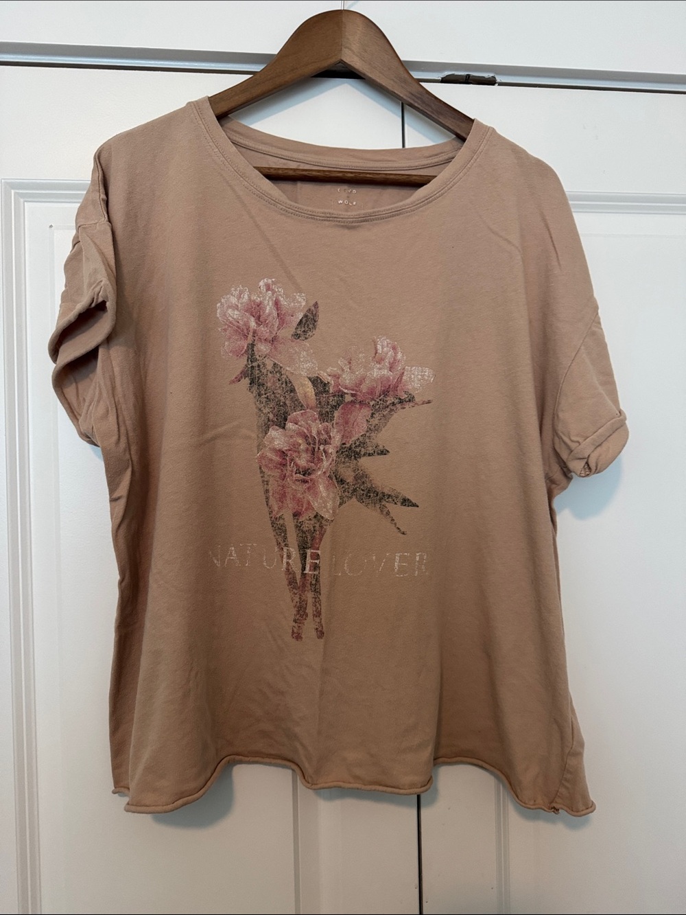 Floral Graphic Short-Sleeve Tee in Tan